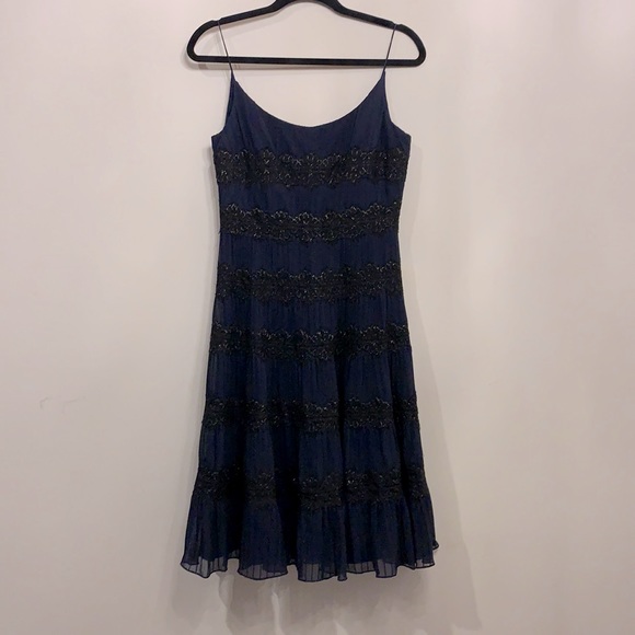 Carmen Marc Valvo Size 6 Black Lace and Navy Pleated Silk Cocktail Dress - Picture 4 of 16